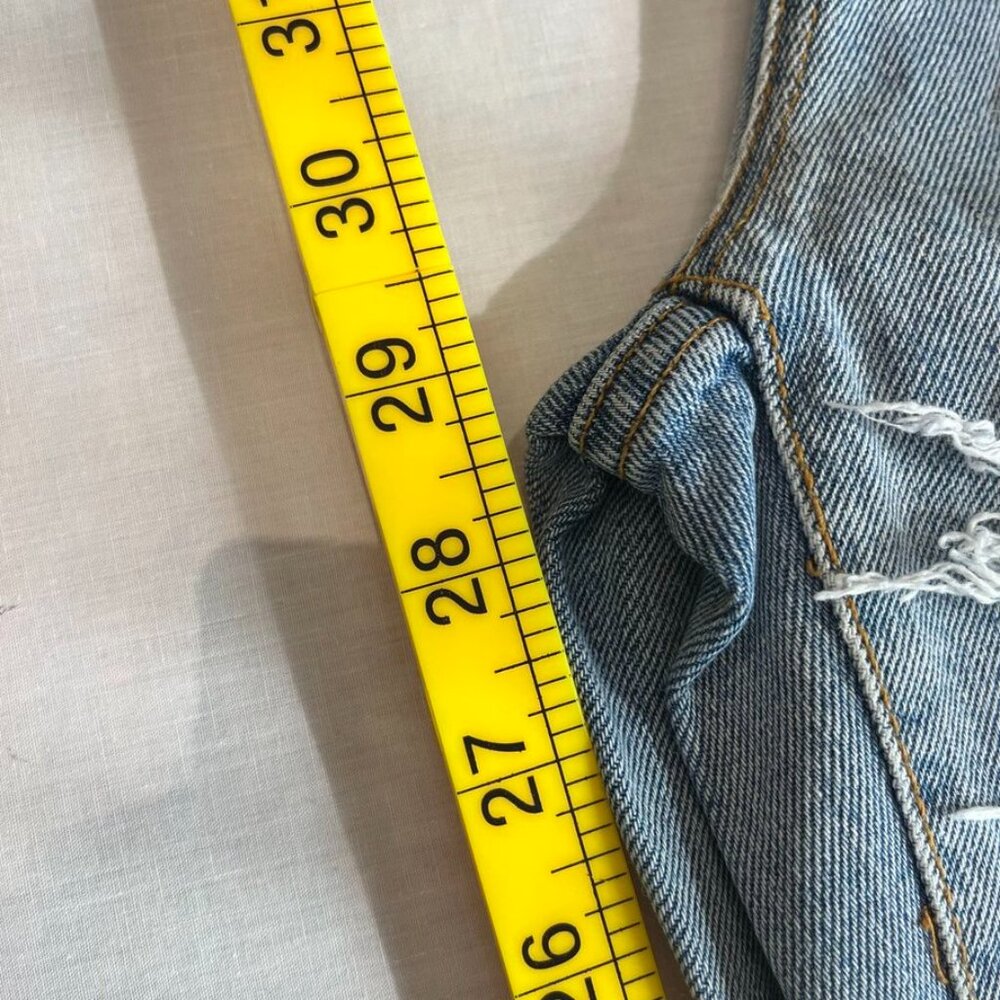 NEW BDG Urban Outfitters Mom High Rise Distressed Jeans 24 Light Wash - Picture 7 of 13